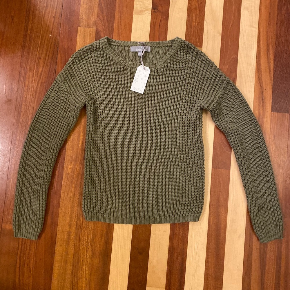 New marked knit sweater small